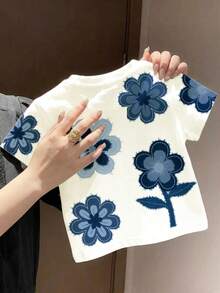 SHEIN Bộ đồ mẹ và bé gái kiểu vintage họa tiết hoa denim, áo tay ngắn cổ tròn dễ thương, phù hợp cho các bữa tiệc mùa hè, dạo phố, phong cách Hàn Quốc, dự tiệc, thoải mái, thời trang xuân hè. - Nhiều màu - Xem 2