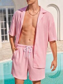 Manfinity VDAYZ 男士纯色 Polo 领单排扣短袖开衫和抽绳腰短裤休闲度假沙滩套装 - 粉色 - 查看 2