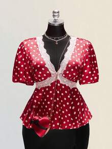 SHEIN ICON 加大码红白波点V领缎面衬衫，荷叶边袖甜美约会休闲上衣，情人节 - 紅白色 - 查看 3