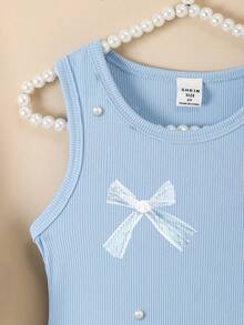 SHEIN Genkimix Kids 少女夏季休闲时尚新款连衣裙，白色蕾丝蝴蝶结装饰前襟，白色串珠上衣，浅蓝色罗纹针织无袖圆领，白色梭织面料连衣裙，优雅舒适，适合日常穿着、外出、聚会、度假、春夏穿着。 - 藍色 - 查看 4