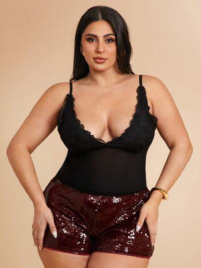 SHEIN BAE Plus Size Women's Black Lace Camisole, Concert Top, Sexy Blouse,Women Tank Tops & Camis,Spring To Summer ,Spring Outfit Women,Valentine's Day Outfit ,Women Carnival Costume,Party,Beach Outfit For Women,Wedding,Elegant,Summer Holiday Outfits,Vacation,Curve ,Plus Size