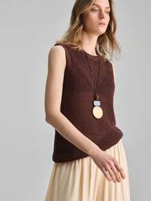 Ontre Áo dệt kim không tay dáng rộng màu đỏ tía dành cho nữ, bộ sưu tập Xuân/Hè 2026, thích hợp cho Ngày Valentine, Mùa cưới, các dịp lễ hội. Phong cách lãng mạn cho Ngày Valentine, Ngày Độc lập, Thời trang thành thị, Phong cách tối giản thanh lịch. - Màu Đỏ Sâu - Xem 5