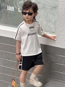 DAZY Bộ đồ mùa hè cho bé trai, phong cách thường ngày năng động, in chữ, phối sọc tương phản, gồm áo thun ngắn tay và quần short, thích hợp đi làm hàng ngày. - trắng - Xem 5