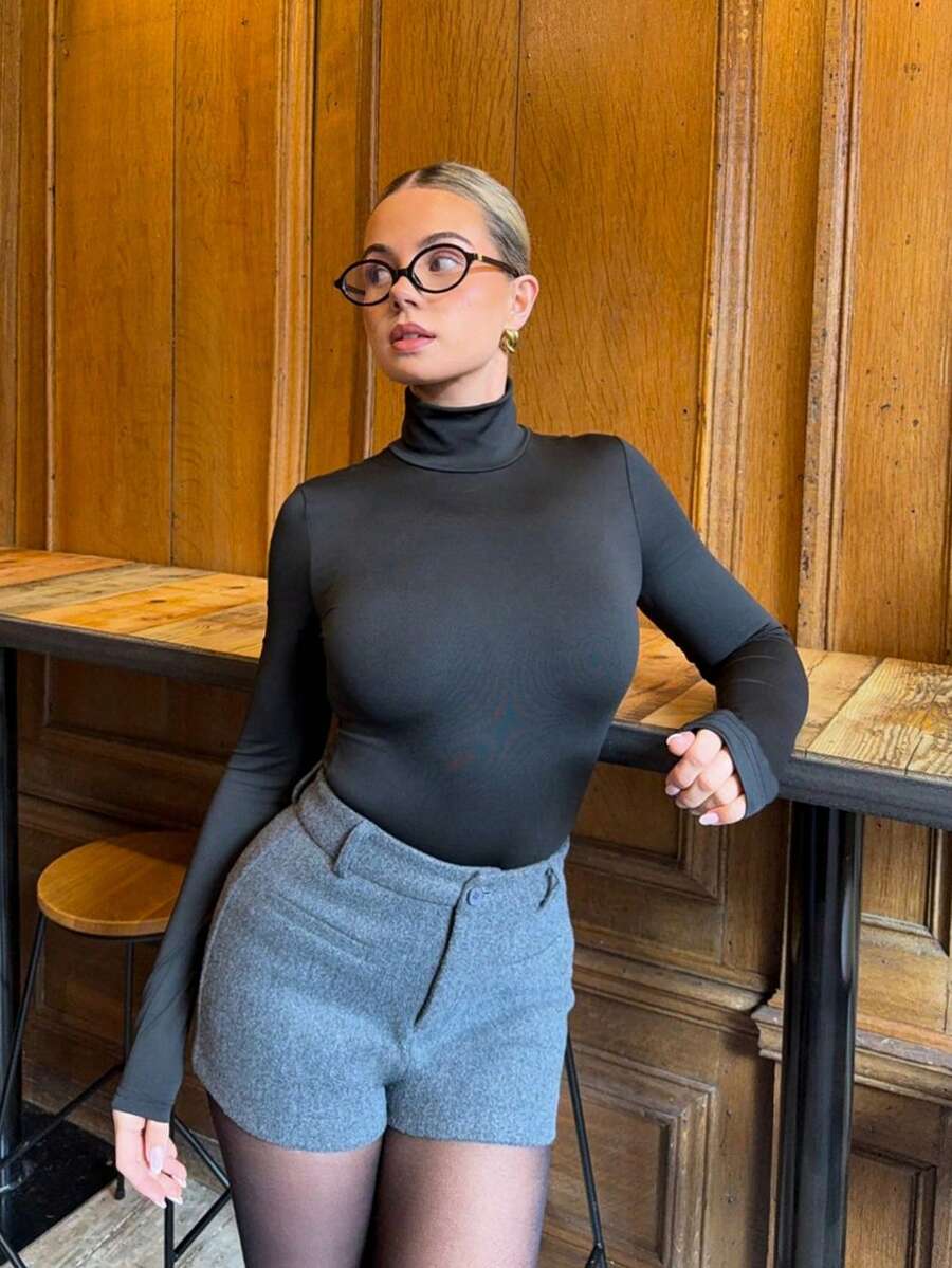 Bethéva 高領合身緊身衣 - 黑色 - 查看 1