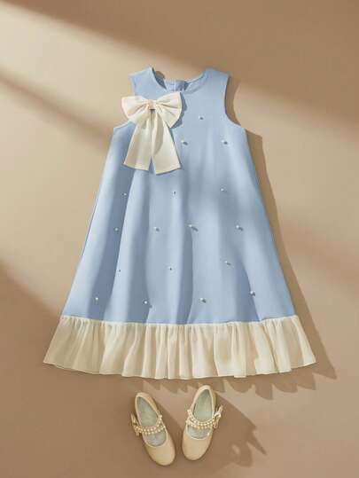 SHEIN 女童圆领3D大蝴蝶结珍珠装饰A字连衣裙。纯色大蝴蝶结，精致可爱，经典A字廓形，适合各种宝宝体型。无论是日常外出、居家休闲还是参加派对，都能让您的宝宝成为闪耀的小公主。也是妈妈们精心挑选的理想时尚单品。