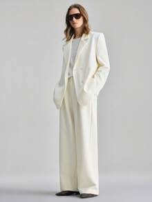 Ontre Women's Loose Fit Blazer Jacket, Business Casual Office Wear, Low-Key Vintage Style, Urban Commute Office Attire, Elegant Women's Outfit, Autumn/Winter - Apricot - View 4