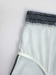 Manfinity VDAYZ 男士印花圆领长袖防晒衣和抽绳腰泳裤套装 - 灰色 - 查看 7