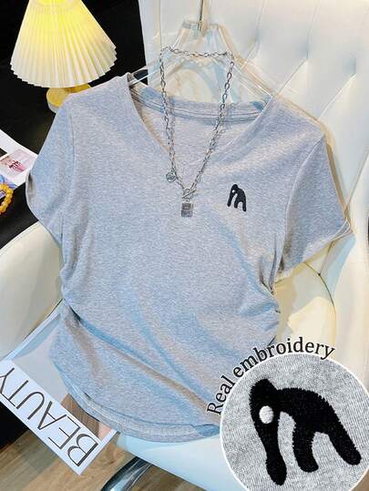 Resyla Embroidered Pattern V-Neck T-Shirt, Fashionable & Minimalist, A Great Gift For Friends