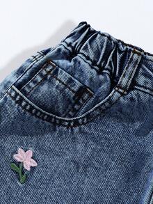 SHEIN 1件少女牛仔A字裙，甜美可爱乡村休闲风，牛仔面料饰有花卉刺绣，宽松版型，松紧腰带和纽扣前襟，舒适夏季穿着，90年代女孩风格 - 深色水洗藍 - 查看 4