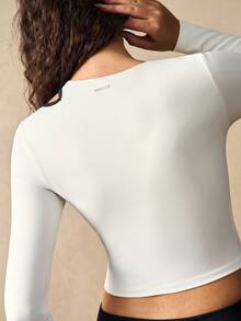 VARSIVA Camiseta deportiva de manga larga y ajustada con diseño de recorte para mujer - Blanco y Negro - Ver 9