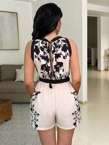 Vavine Women's Casual Vacation Black & White Print Jumpsuit - Black and White - View 2