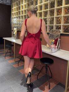Bethéva 女式时尚性感纯色露背迷你连衣裙 - 酒紅色 - 查看 2
