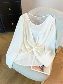 GlowEve CURVE Blouse élégante à manches longues et col rond pour femmes grandes tailles avec dos en dentelle et design torsadé, idéale pour les sorties et les rendez-vous - Blanc - Voir 8