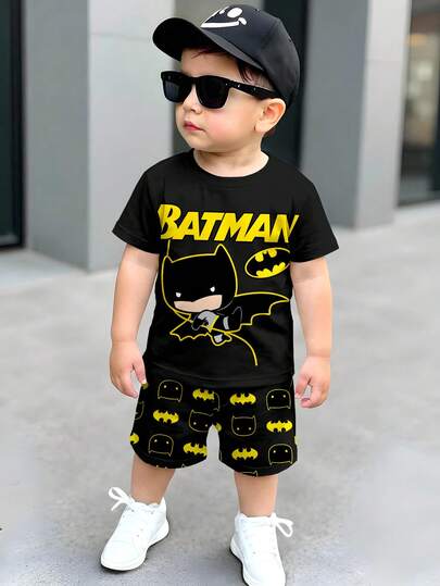 BATMAN X SHEIN Conjunto de camiseta de manga corta de cuello redondo y pantalones cortos con estampado de dibujos animados lindo y casual para bebé niño, adecuado para el verano