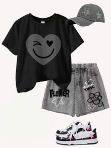 SHEIN Leap Crew 休闲街头时尚心形和脸部涂鸦印花，青少年女孩简约短袖上衣和短裤两件套，适合夏季 - 彩色 - 查看 3