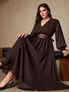 Aveloria Rosie 大码深咖啡色长袖连衣裙，V领设计，灯笼袖配罗纹袖口，宽腰带可收紧腰身，高腰A字裙摆，复古优雅风格，适合春秋季正式场合和晚宴穿着，轻盈雪纺面料，柔软垂坠。主要特点：V领连衣裙，灯笼袖，收腰连衣裙，雪纺长裙 - 咖啡棕 - 查看 6