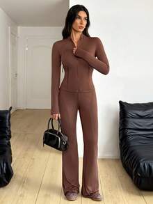 SHEIN Tall 2025春夏新款休闲简约棕色修身开襟长袖侧拉链口袋T恤+高腰喇叭裤女两件套，适合日常出行、返校、毕业典礼、早午餐、机场出行、派对聚会、节日、旅行等场合，简约百搭，休闲舒适。 - 棕色 - 查看 2