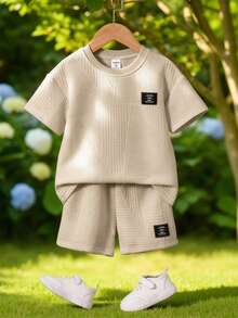 SHEIN Explorewe 2件套男童休闲字母贴布纹理短袖T恤和短裤套装，夏季 - 杏色 - 查看 9