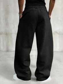 Manfinity EMRG Quần jogger nam in chữ "God's Son", dáng rộng thoải mái, unisex, phong cách đường phố, dễ chịu, phù hợp mọi mùa. - màu đen - Xem 3