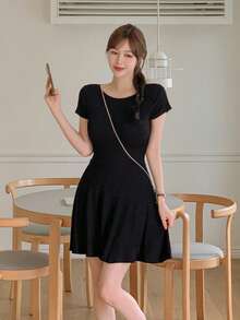 DAZY Minimalist Fashionable Elegant Fitted Waist Midi Dress For Women - Black - View 5