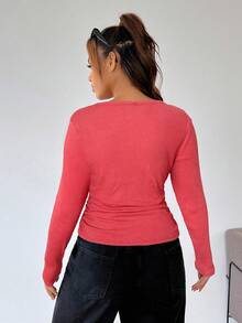 SHEIN EZwear 圣诞红酸洗V领长袖T恤，大码女款/冬季款 - 紅色 - 查看 2