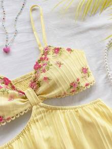 Soleia WYWH Women's Vacation White Hollow-Out V-Neck Spaghetti Strap Summer Dress - Light Yellow - View 3