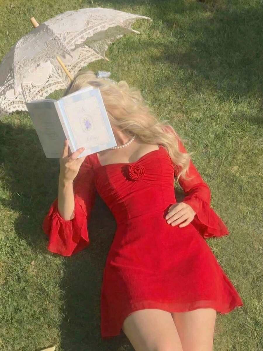 SHEIN MOD 红色花卉刺绣喇叭袖方领迷你连衣裙 - 紅色 - 查看 1