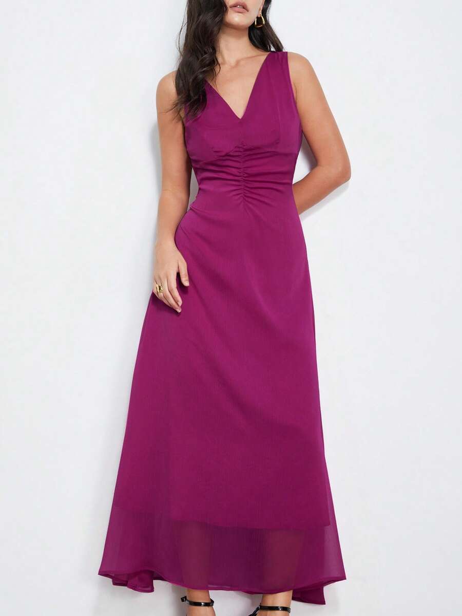 Revavyn 优雅雪纺V领无袖褶皱腰身修身长裙，简约奢华设计，适合通勤穿着。 - 中紫紅色 - 查看 1