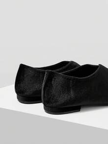 Mnmlis Sepatu Flat Wanita Serbaguna untuk Komuter dengan Gesper, Cocok untuk Hari Valentine - Hitam dan Putih - View 5