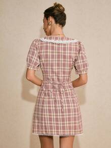 Poéselle 女士格子印花荷叶领休闲短袖迷你连衣裙 - 紅色 - 查看 9