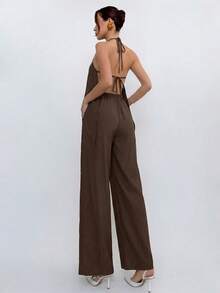 Aloruh Bộ đồ 2 món gồm áo hai dây hở lưng và quần dài rộng màu kaki dáng suông dành cho nữ, với khóa kim loại trang trí. - Màu Khaki - Xem 2