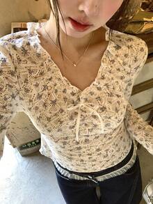 DAZY 女士蕾丝荷叶边系带碎花修身T恤 - 白色 - 查看 4