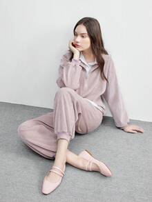 CUCCOO BIZCHIC 黑色簡約方頭平底鞋，優雅百搭休閒舒適，一腳套式，適合職場通勤、約會與正式場合 - 淺粉色 - 查看 4