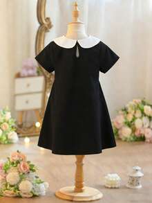 一件少女奢华学院风黑色娃娃领连衣裙，白色撞色领口+珍珠蝴蝶结装饰+钥匙孔镂空设计，A字廓形，适合周末郊游、派对、生日庆祝、返校等场合。 - 黑色 - 查看 2