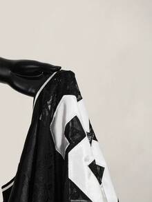 SHEIN ICON 大码女式蕾丝拼接数字图案短款宽松T恤 - 黑色 - 查看 12