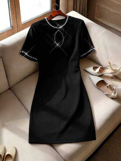 Franclia 女士新款法式优雅黑色串珠珍珠装饰圆领短袖连衣裙 - 收腰修身小黑裙，适合办公室和宴会场合