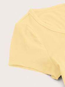 SHEIN EZwear Áo thun nữ màu đen ôm dáng, cổ tròn, tay raglan, phong cách tối giản thường ngày, màu vàng kem. - Màu vàng ngỗng - Xem 4