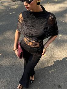 Siren Gaze 女士黑色蕾丝披肩上衣，短袖优雅T恤 - 黑色 - 查看 6