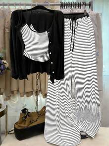 GlowEve CURVE 大码纯色针织开衫，前襟纽扣，条纹修身抽绳装饰，优雅休闲通勤外套，女士休闲套装，条纹两件套，两件套休闲套装，女士两件套，女士服装，条纹裤装套装 - 黑與白 - 查看 1