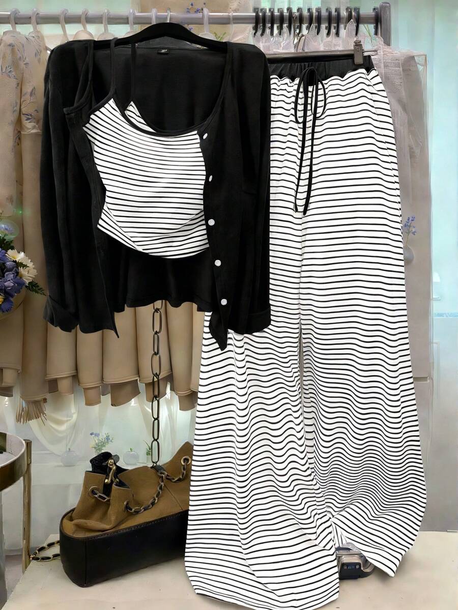 GlowEve CURVE 大码纯色针织开衫，前襟纽扣，条纹修身抽绳装饰，优雅休闲通勤外套，女士休闲套装，条纹两件套，两件套休闲套装，女士两件套，女士服装，条纹裤装套装 - 黑與白 - 查看 1