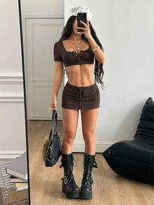 Coolane Setelan Dua Potong Wanita Musim Panas Kasual untuk Malam Hari, Warna Cokelat Tua Gaya Y2K, Kaos Crop Slim Fit dengan Kancing Depan dan Rok Mini Pinggang Rendah dengan Pakaian Dalam, Pakaian untuk Pesta Rave - Coklat - View 7