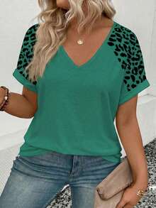 EMERY ROSE Kaos Wanita Ukuran Plus Terbaru 2025, Model Kasual Motif Leopard, Leher V, Longgar, Nyaman, Lengan Pendek. - Hijau - View 3
