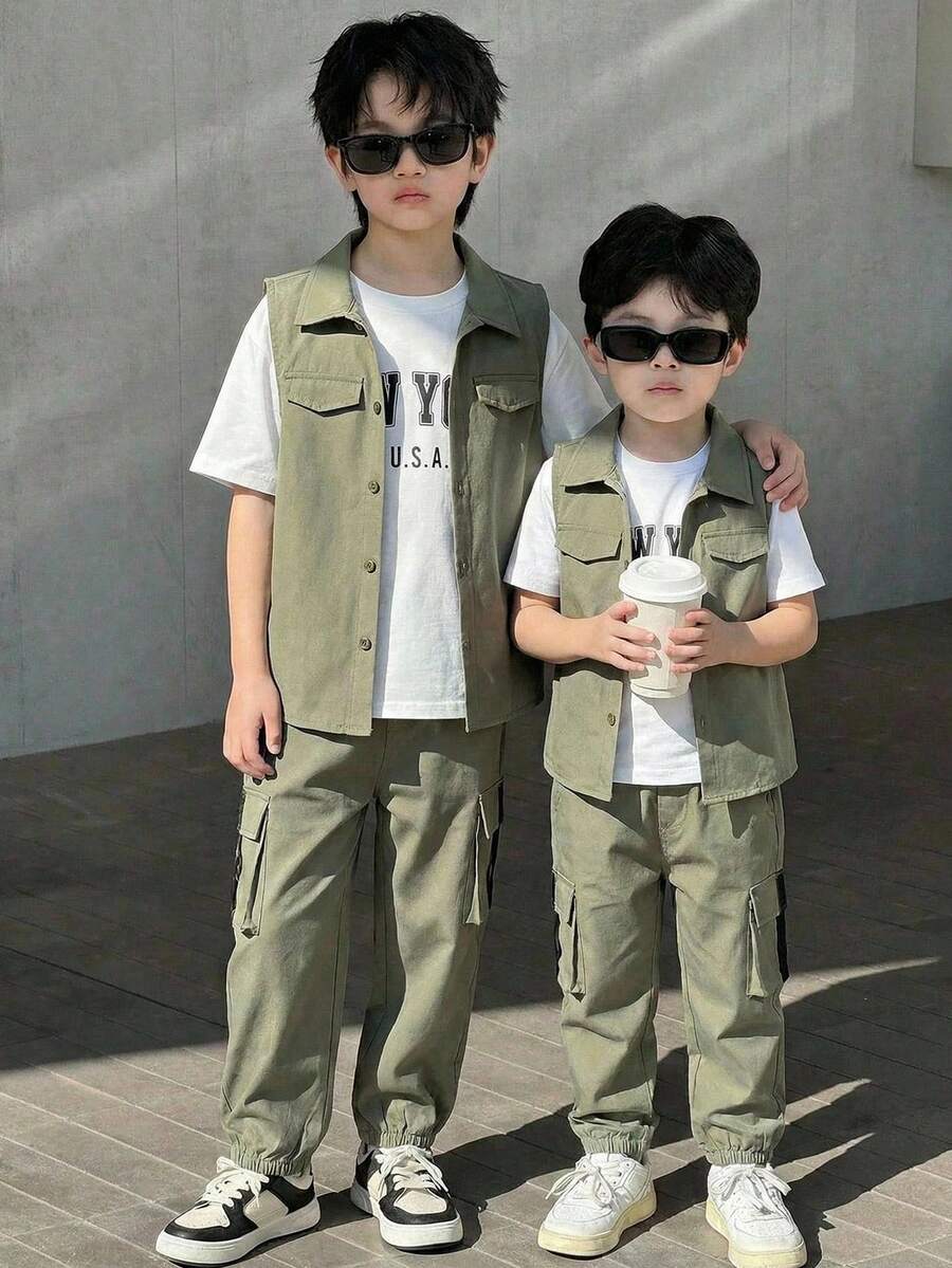 SHEIN 三件套：男童无袖外套、圆领白色T恤和工装口袋裤，休闲街头时尚套装 - 軍綠色 - 查看 1