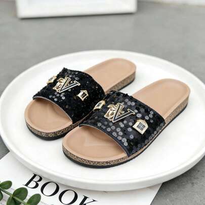 Sandalias de Lentejuelas con Detalle Metálico V - Brillantes y Modernas para Verano