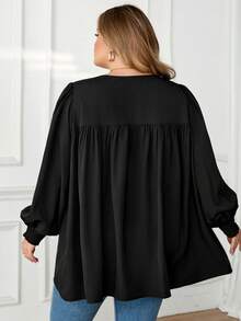 SHEIN CURVE+ Áo kiểu nữ cỡ lớn tay dài cổ tròn thắt nơ phía trước, họa tiết nhiệt đới cổ điển, phong cách Bohemian, trang phục nghỉ dưỡng, Ibiza, mùa thu. - màu đen - Xem 2