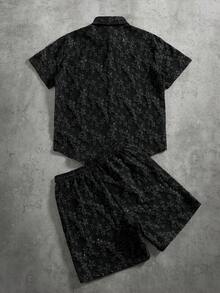 PAVTROS Bộ áo sơ mi và quần short ngắn tay dáng rộng màu đen có họa tiết dập nổi dành cho nam, bộ đồ lụa đen hai mảnh, bộ quần short nam Manfinity. - màu đen - Xem 3