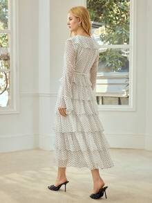 MOTF PREMIUM 波点印花V领喇叭袖层叠荷叶边下摆连衣裙，配腰带 - 黑與白 - 查看 4