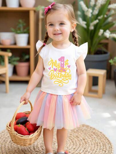 SHEIN Playful Pals Set de 2 piezas Conjunto de niña bebé "Mi primer cumpleaños" con estampado, camiseta de cuello redondo y manga con volantes, combinada con falda de tul arcoíris, adecuado para salidas de verano