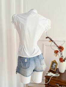 Elamini 极简美式风格白色荷叶边V领短袖棉质衬衫，褶皱收腰女式衬衫 - 白色 - 查看 2
