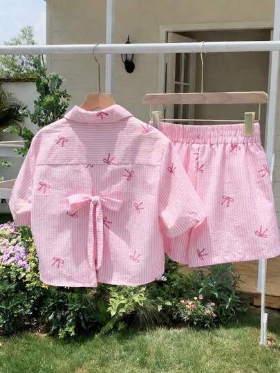 SHEIN 2pcs/Set Girls Bowknot Striped Print Outfit, Shirt Tee And Shorts, Suitable For Commuting And Daily Wear